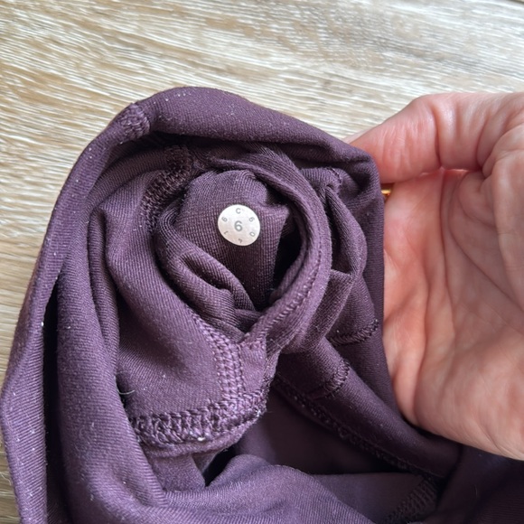 Lululemon Plum or Wine Leggings size 6 - Picture 5 of 6